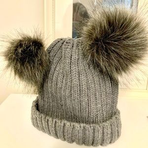 Aldo Women’s Gray Ribbed Fuzzy Pom Pom Beanie Hat